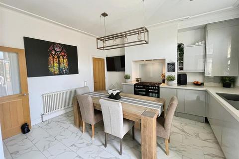 4 Leeds Road, Eccleshill, Bradford, BD2 3BD