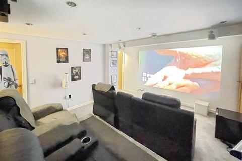 4 Leeds Road, Eccleshill, Bradford, BD2 3BD