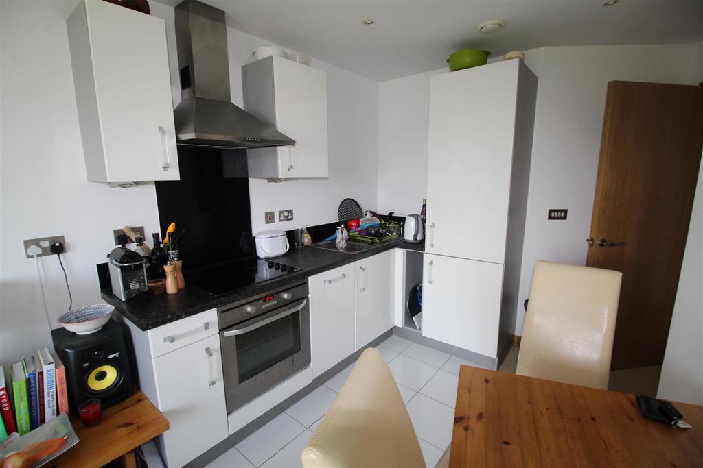 Open plan lounge/kitchen