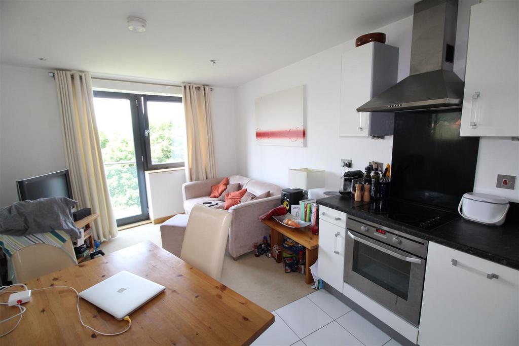 Open plan lounge/kitchen