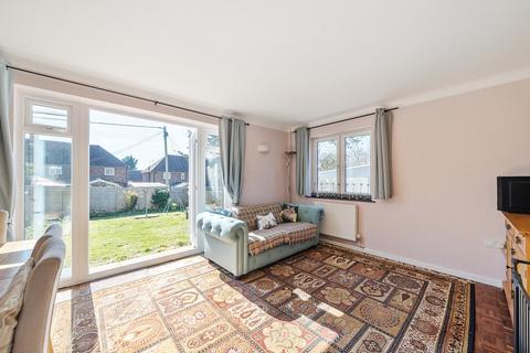 9 Dorian Grove, Alresford, SO24 9QR