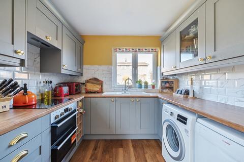 9 Dorian Grove, Alresford, SO24 9QR