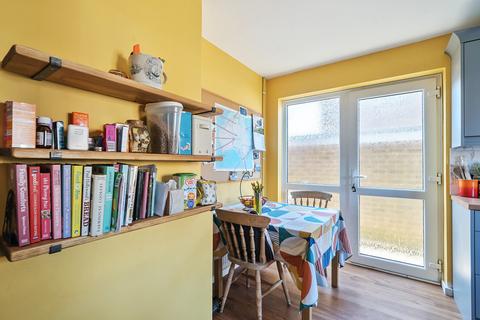 9 Dorian Grove, Alresford, SO24 9QR