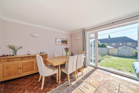 9 Dorian Grove, Alresford, SO24 9QR
