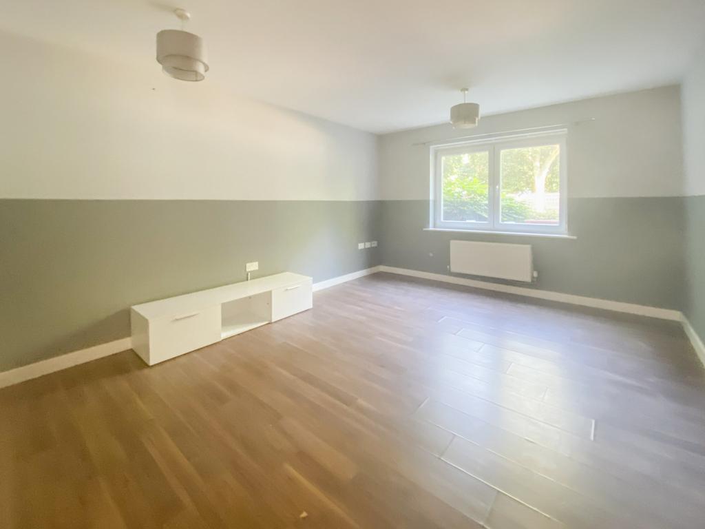 35 Torkildsen Way- Lounge T202503311131.jpg