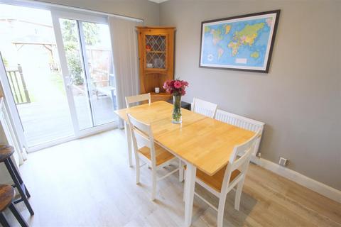 137 High Road, Byfleet, West Byfleet, KT14 7RJ