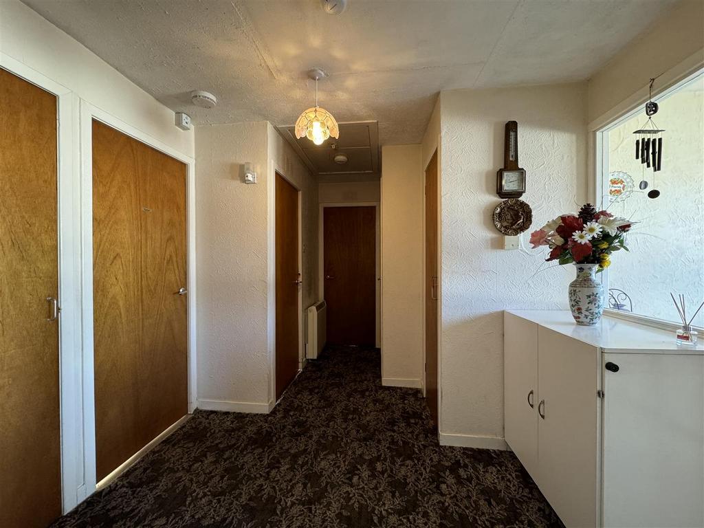 Hallway.jpg