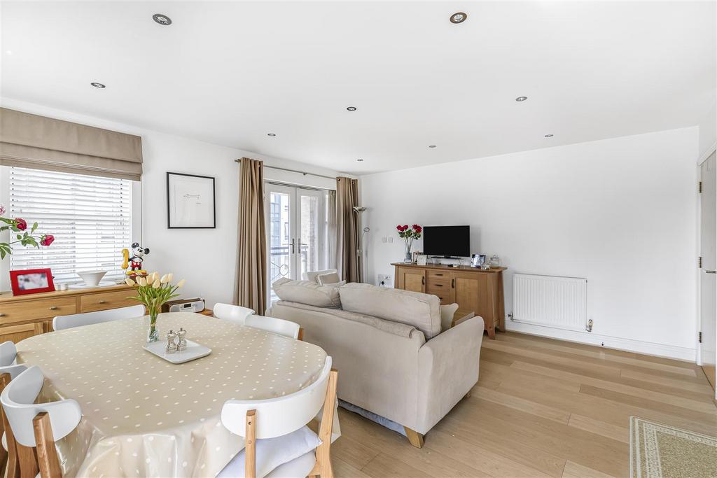 9 Holford Way-4.jpg