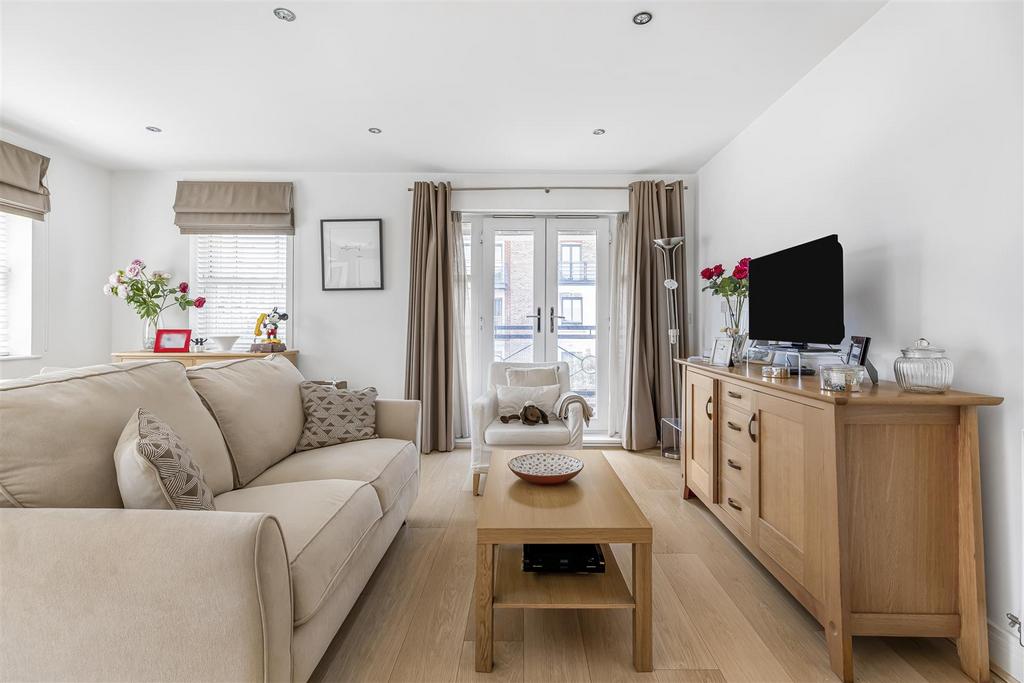 9 Holford Way-2.jpg