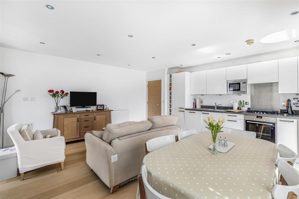 9 Holford Way-3.jpg