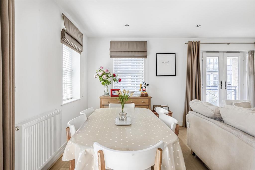 9 Holford Way-5.jpg