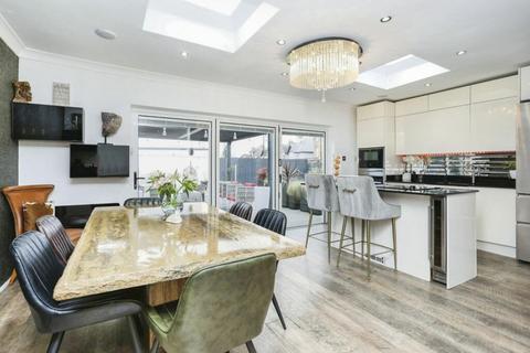 41 Chinbrook Road, London, SE12 9TQ