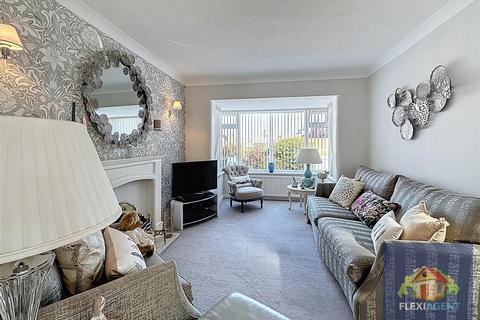 3 bedroom semi-detached house for sale, Balmoral Drive, Southport PR9