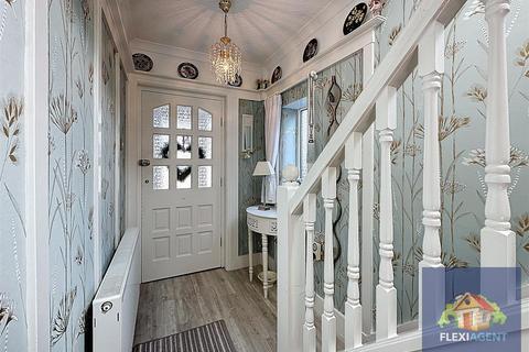 3 bedroom semi-detached house for sale, Balmoral Drive, Southport PR9