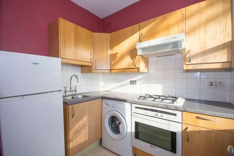 1 bedroom flat to rent, St James Terrace, Boundaries Road SW12