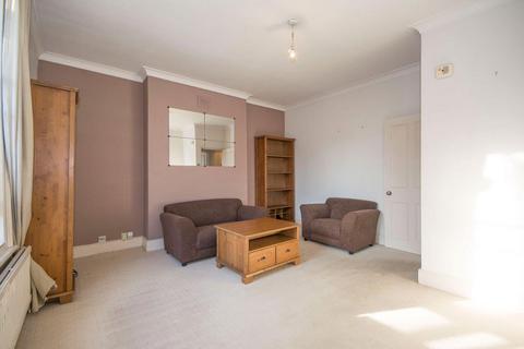 1 bedroom flat to rent, St James Terrace, Boundaries Road SW12