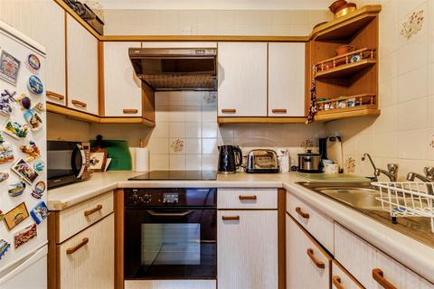 2 bedroom retirement property for sale, Alcester Road, Stratford-Upon-Avon CV37