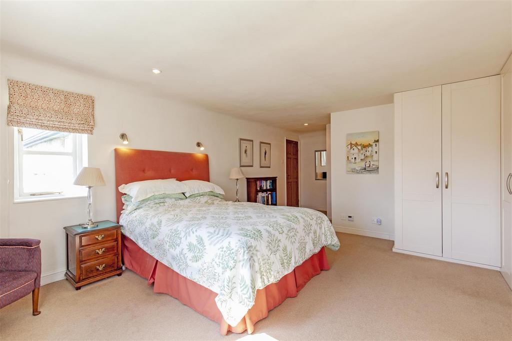 Bedroom 1-2.jpg