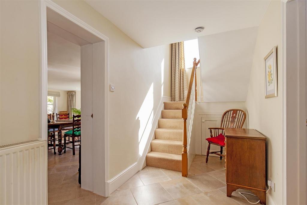 Entrance Hall-2.jpg