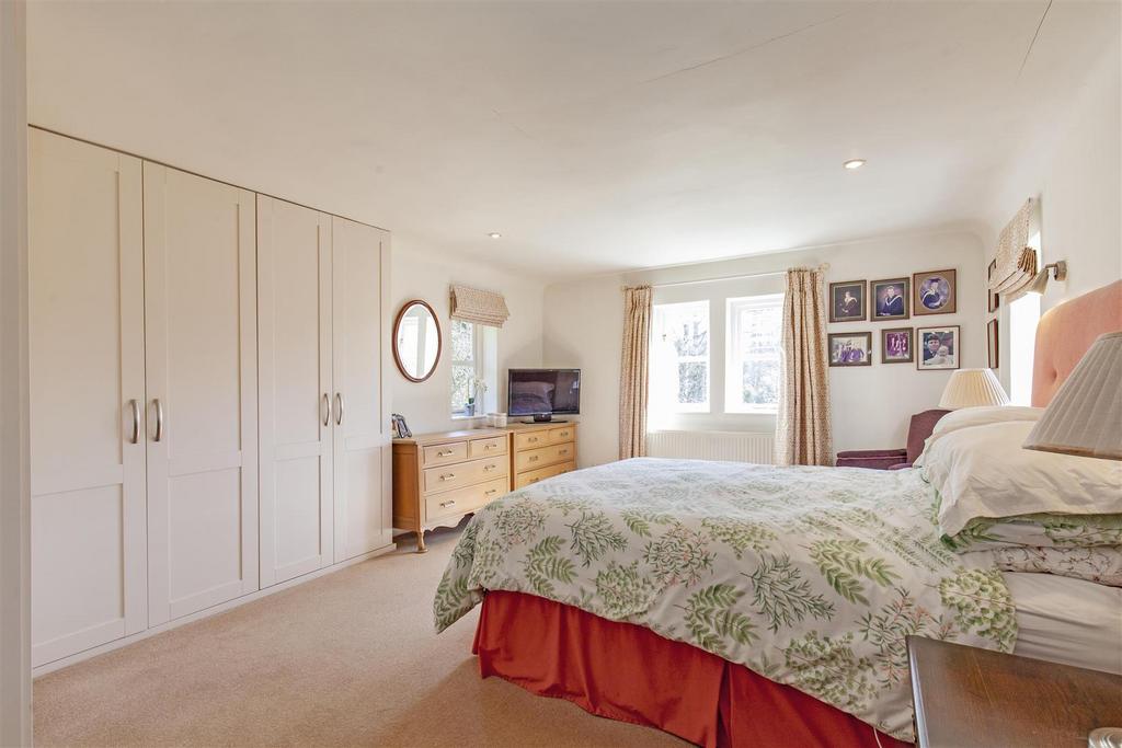 Bedroom 1-1.jpg