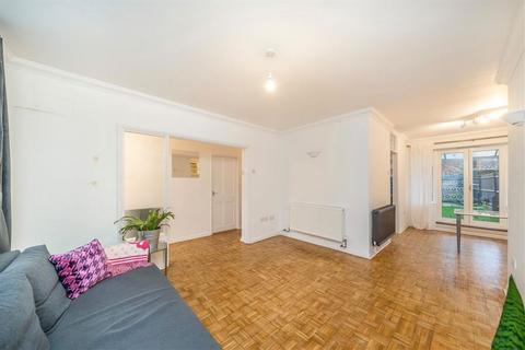 2 bedroom maisonette for sale, Burnt Ash Road, London SE12