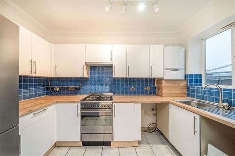 2 bedroom maisonette for sale, Burnt Ash Road, London SE12
