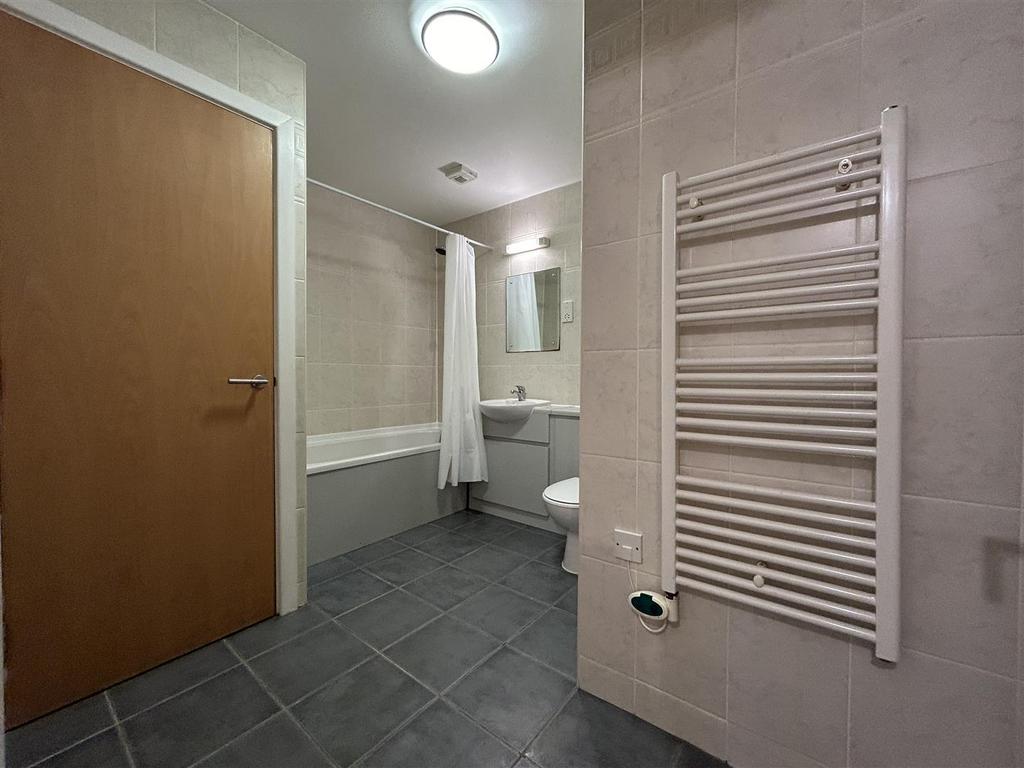 Bathroom (2).jpeg