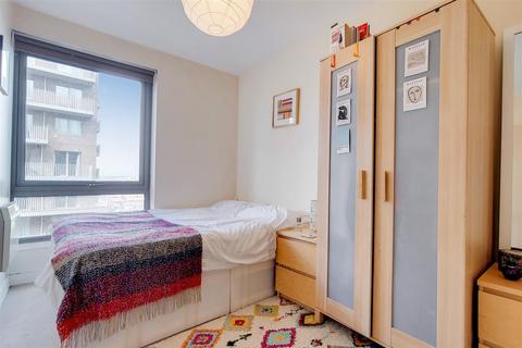2 bedroom flat for sale, Victoria Road, London
