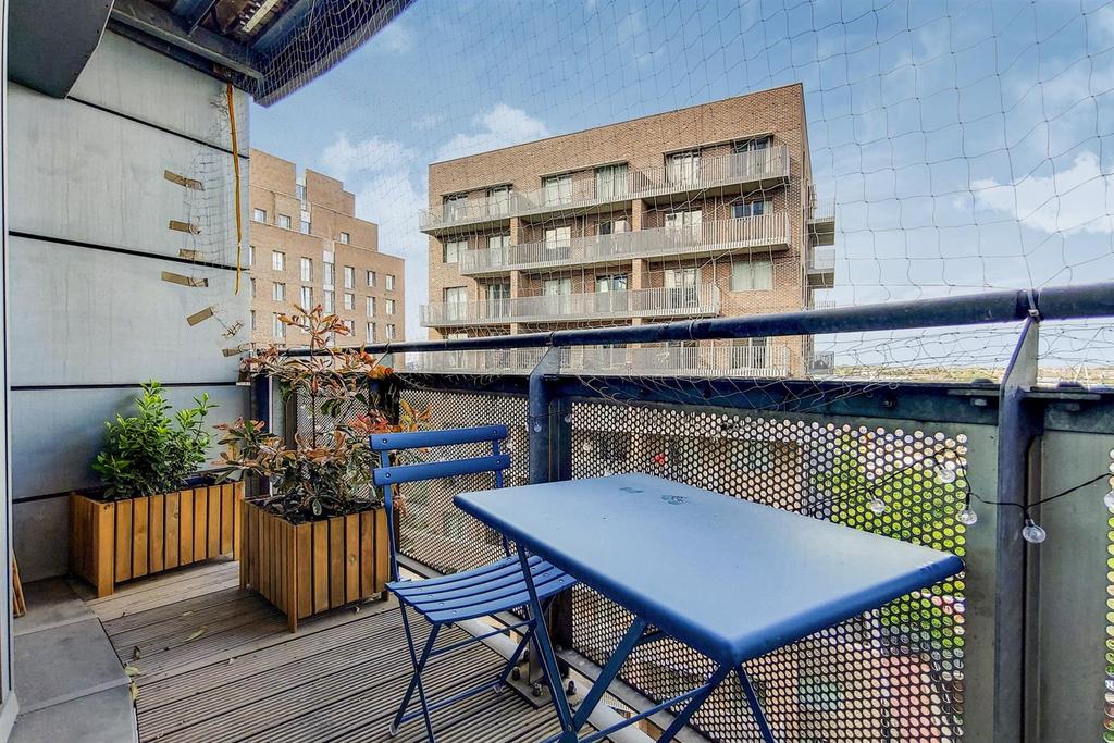6 Balcony-0.jpg