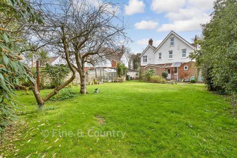 undefined, New Barn Road, East Cowes, Isle of Wight