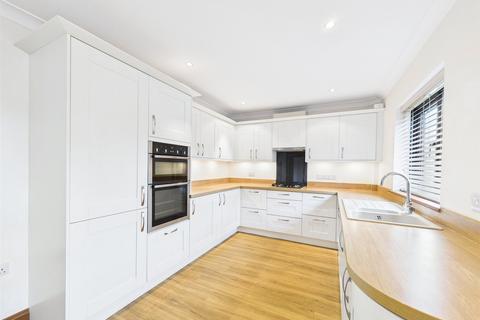 2 Meadow Way, St Issey, Wadebridge, PL27 7QR