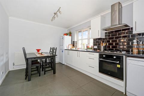 3f Bonner Street, London, E2 0QP