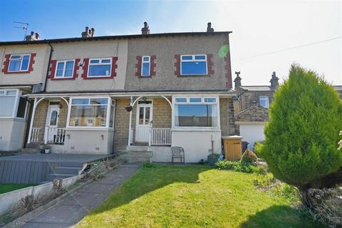 3 bedroom end of terrace house for sale, Stainland Road, Greetland, Halifax