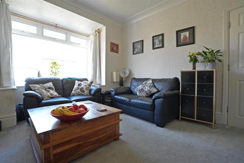 3 bedroom end of terrace house for sale, Stainland Road, Greetland, Halifax