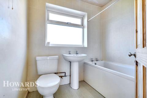 42 Alandale Drive, Kessingland, Lowestoft, NR33 7SD