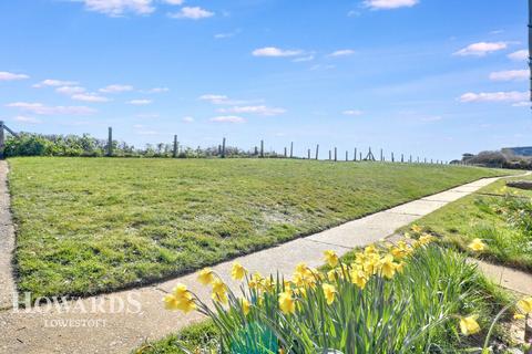 42 Alandale Drive, Kessingland, Lowestoft, NR33 7SD