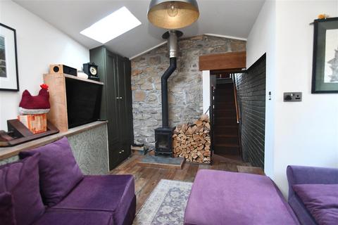 1a Blights Row, Redruth, TR15 1JL