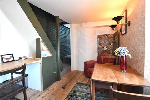 1a Blights Row, Redruth, TR15 1JL