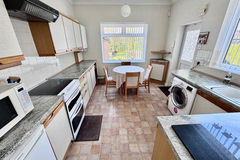 2 bedroom semi-detached bungalow for sale, Holbeck Avenue, Middlesbrough