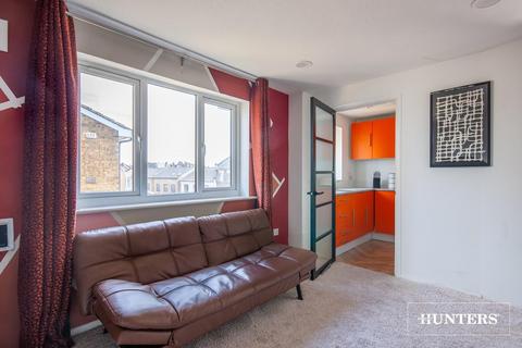 1 bedroom apartment for sale, Collins House, London, NW10