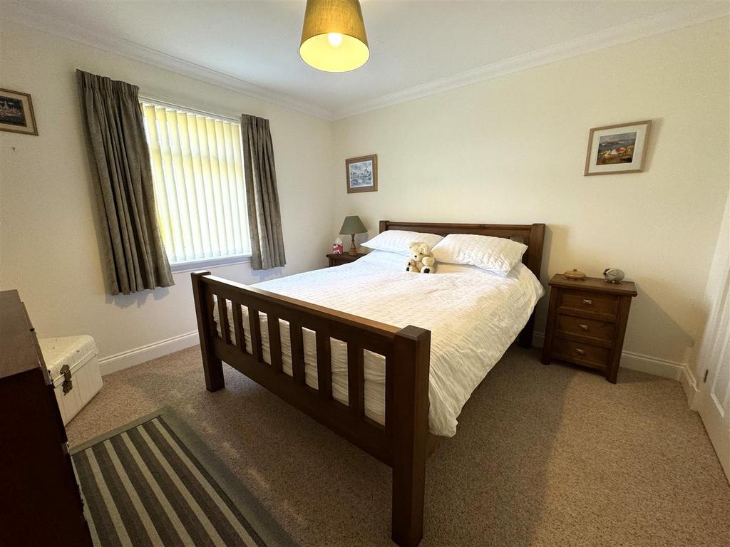 Bedroom 2 use.jpg