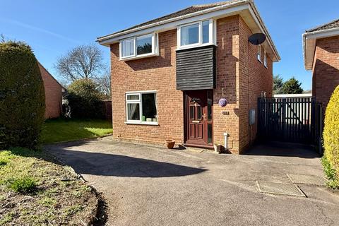 58 Trinity Close, Daventry, NN11 4RN