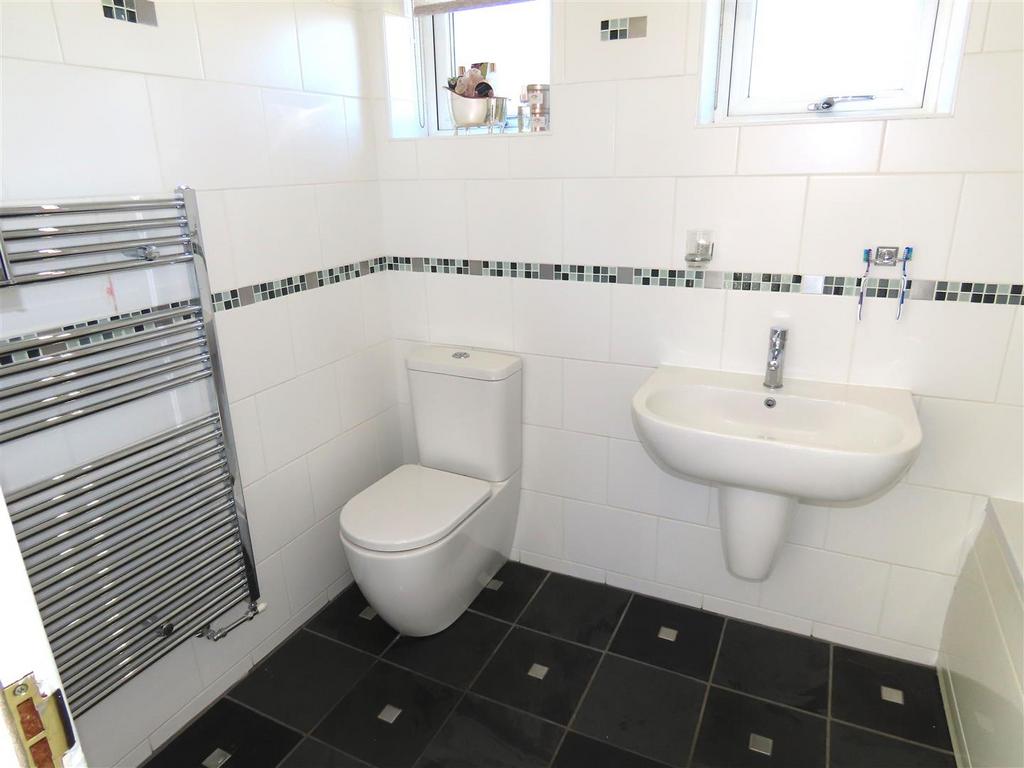 Modern bathroom