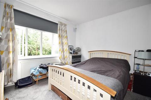9, Rectory Court Goldings Hill, Loughton, IG10 1LN