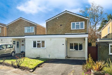 5 Wrights Close, Tenterden, TN30 6QN