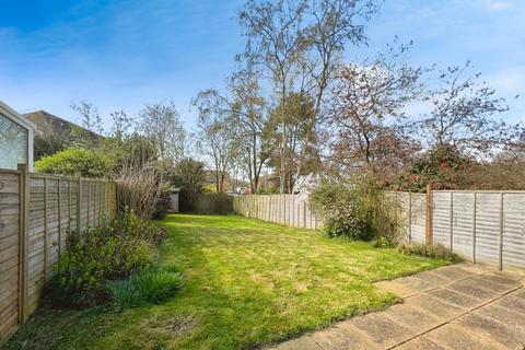5 Wrights Close, Tenterden, TN30 6QN