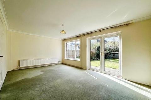5 Wrights Close, Tenterden, TN30 6QN