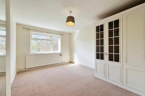 5 Wrights Close, Tenterden, TN30 6QN