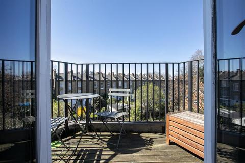 1 bedroom flat for sale, Knatchbull Road, Camberwell, SE5