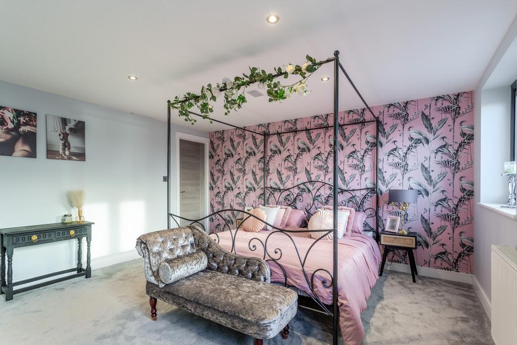 Guest bedroom b